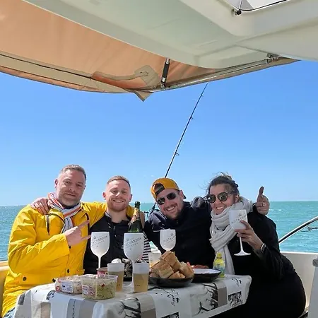 ספינת מלון Bateau Nuit Insolite לה רושל