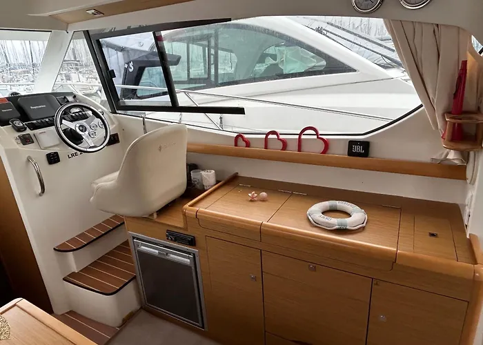 Bateau Nuit Insolite Botel La Rochelle (Charente-Maritime)